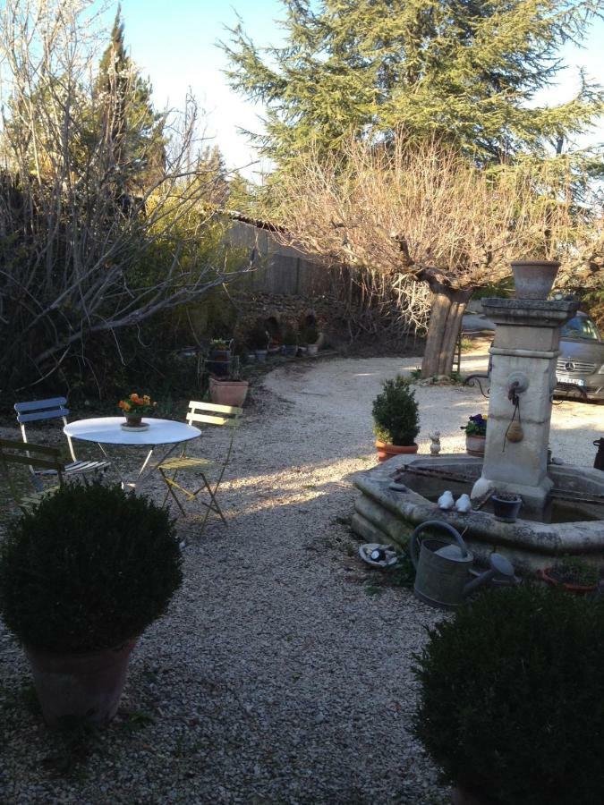Apartamento L'Oustalet La Tour-dʼAigues Exterior foto