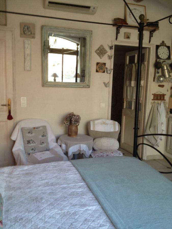 Apartamento L'Oustalet La Tour-dʼAigues Exterior foto